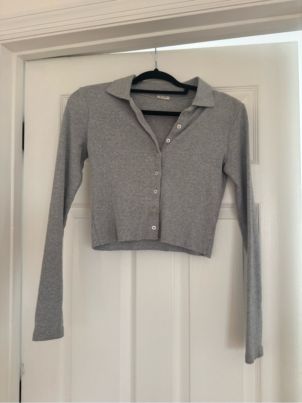 Brandy Melville Gray Ribbed Button-Front Cropped Polo Top